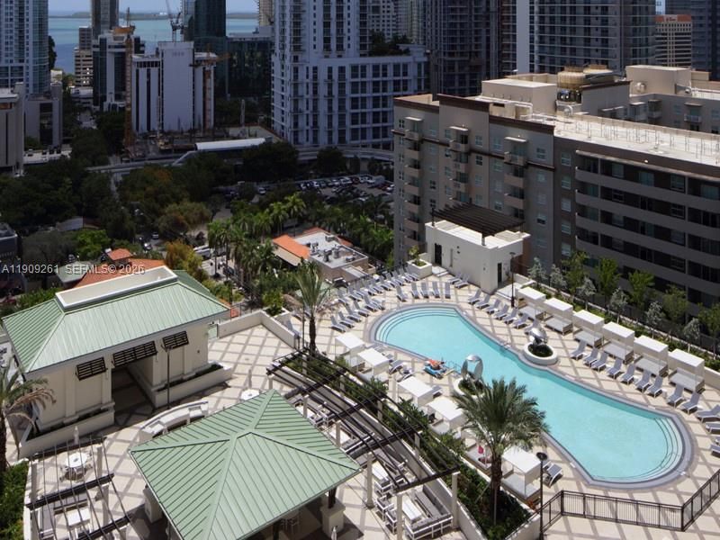 En Venta: $775,000 (2 camas, 2 baños, 1384 Pies cuadrados)