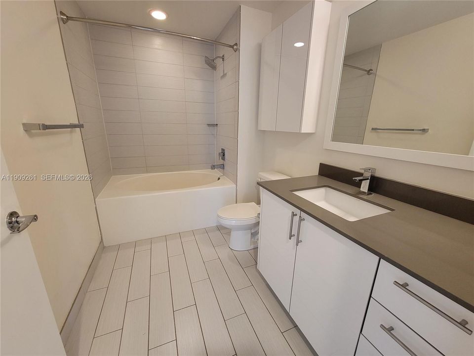 En Venta: $775,000 (2 camas, 2 baños, 1384 Pies cuadrados)