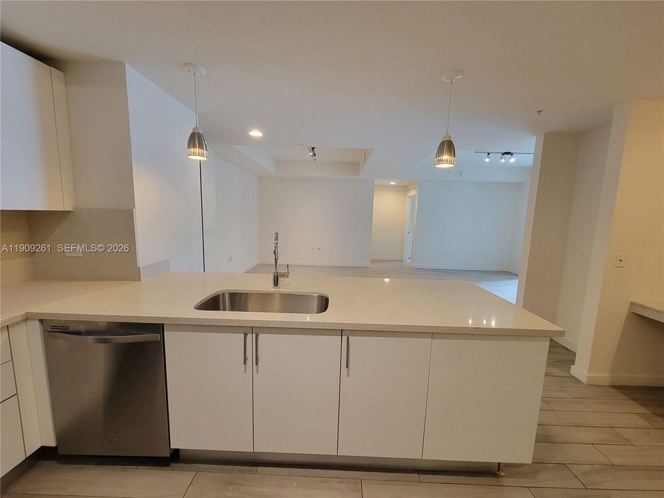 En Venta: $775,000 (2 camas, 2 baños, 1384 Pies cuadrados)