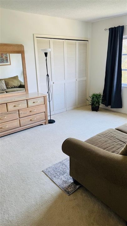 For Sale: $286,000 (3 beds, 2 baths, 1390 Square Feet)