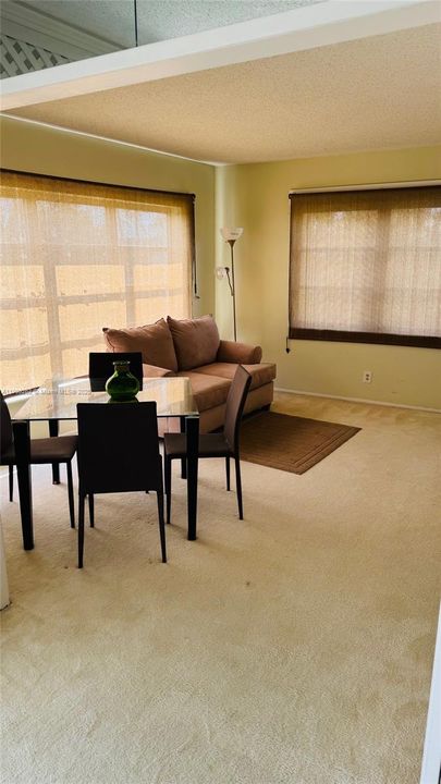 For Sale: $286,000 (3 beds, 2 baths, 1390 Square Feet)