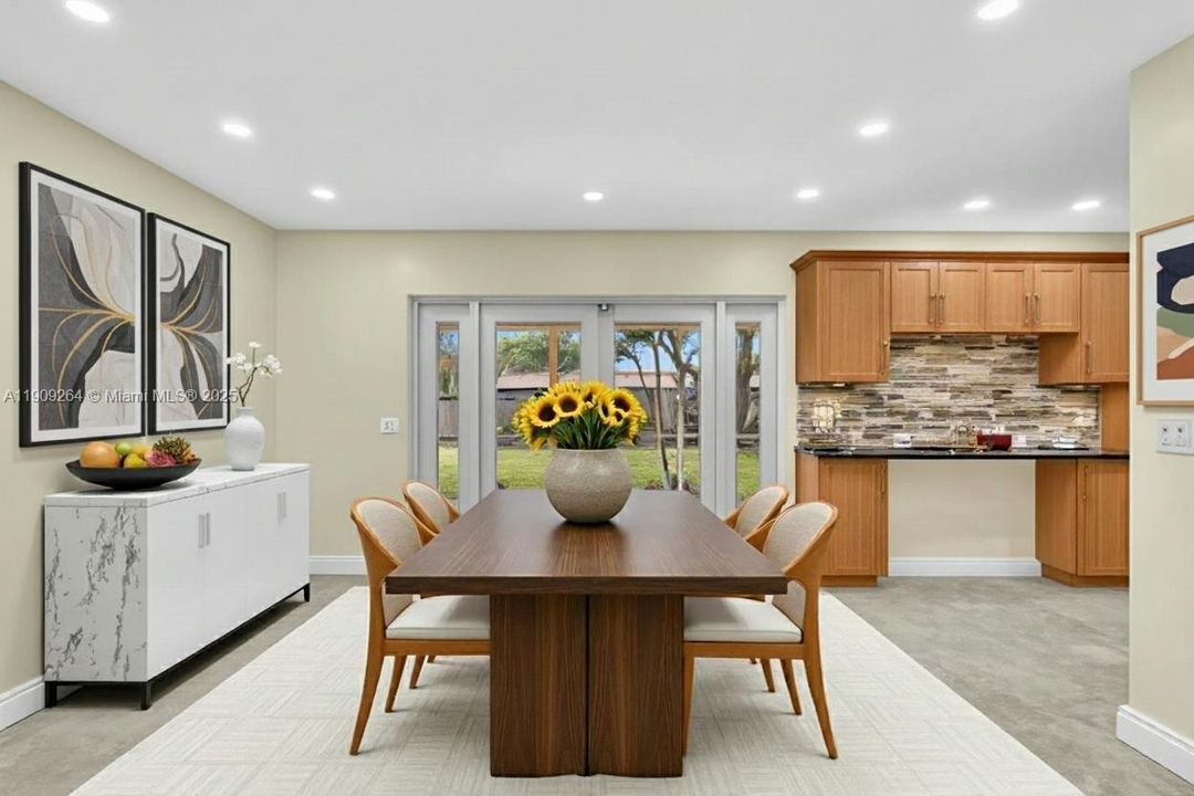 Под контрактом: $3,950 (4 спален, 2 ванн, 1717 Квадратных фут)