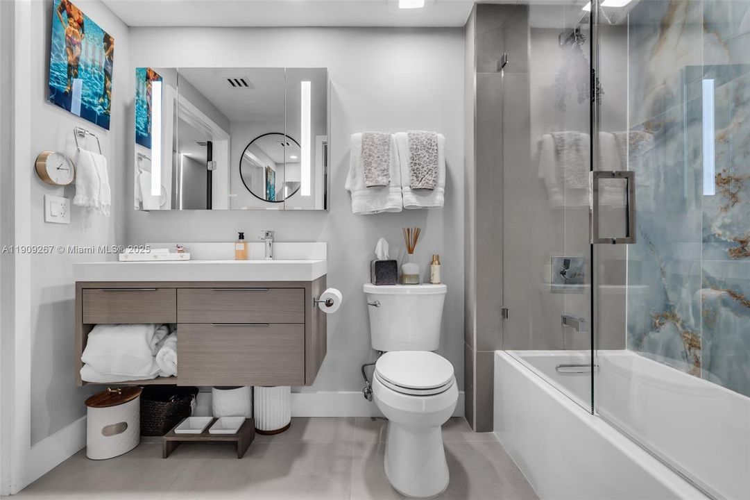 For Sale: $875,000 (2 beds, 2 baths, 1700 Square Feet)