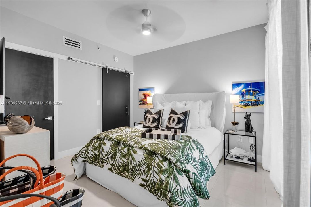 For Sale: $875,000 (2 beds, 2 baths, 1700 Square Feet)