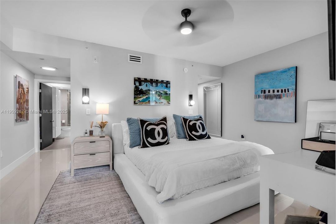 For Sale: $875,000 (2 beds, 2 baths, 1700 Square Feet)