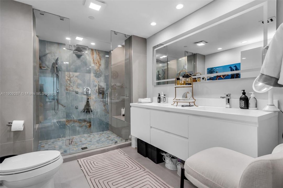 For Sale: $875,000 (2 beds, 2 baths, 1700 Square Feet)