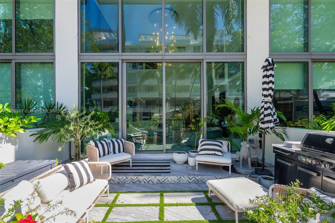 For Sale: $875,000 (2 beds, 2 baths, 1700 Square Feet)