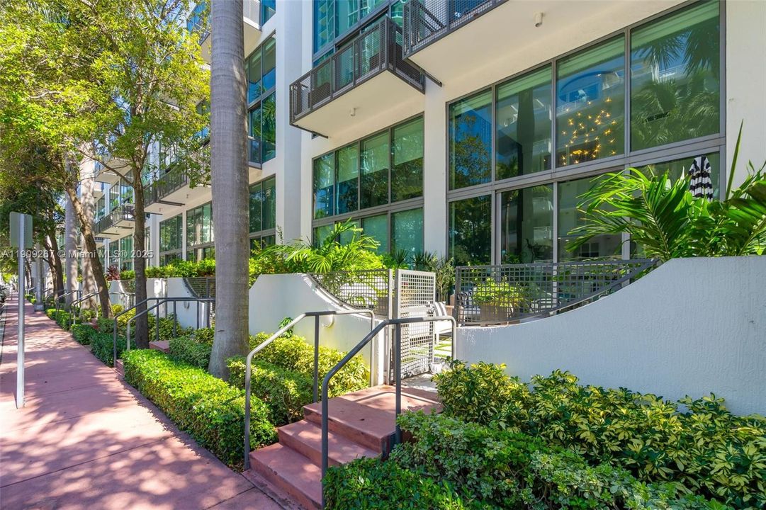 For Sale: $875,000 (2 beds, 2 baths, 1700 Square Feet)