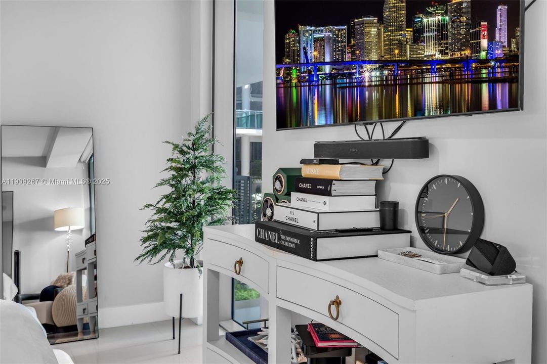 For Sale: $875,000 (2 beds, 2 baths, 1700 Square Feet)