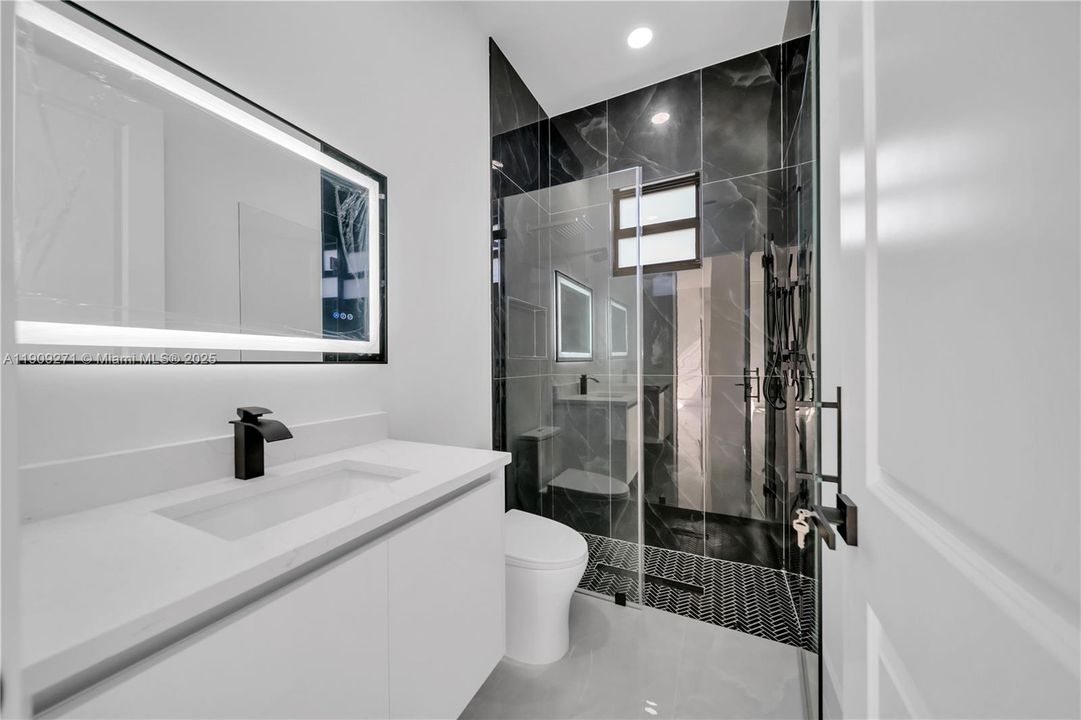 待售: $375,000 (3 贝兹, 2 浴室, 1640 平方英尺)