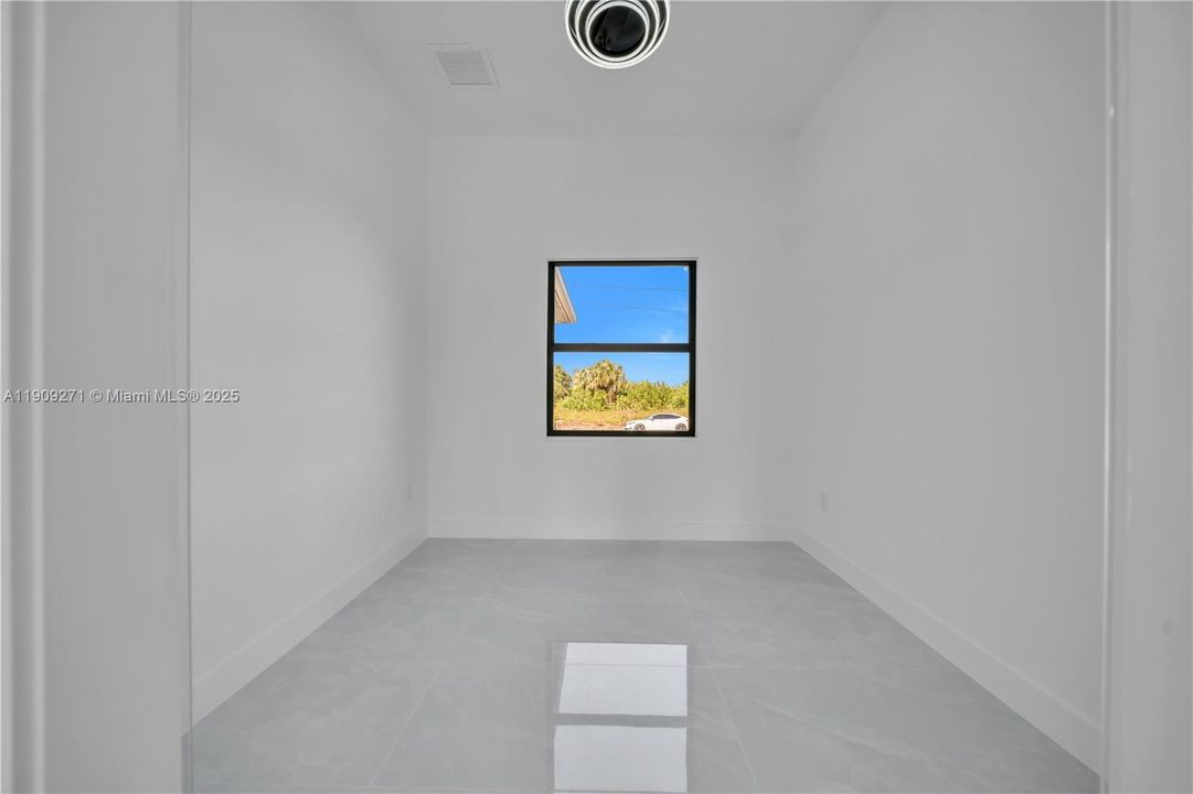 待售: $375,000 (3 贝兹, 2 浴室, 1640 平方英尺)