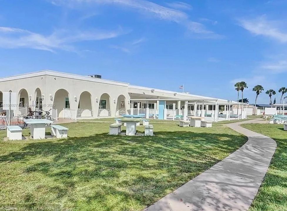 В аренду: $1,000 (1 спален, 1 ванн, 1010 Квадратных фут)