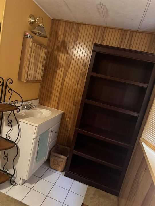 В аренду: $1,000 (1 спален, 1 ванн, 1010 Квадратных фут)