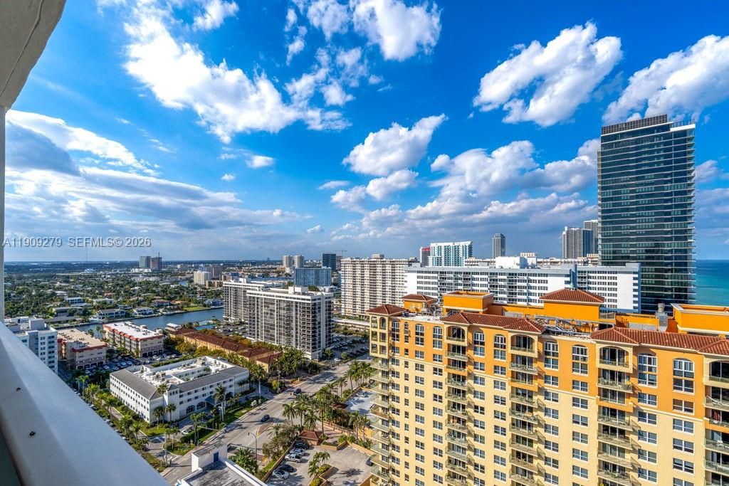Balcony West View to Hard Rock Cafe
