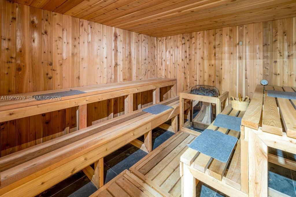 En Venta: $589,000 (1 camas, 2 baños, 1000 Pies cuadrados)