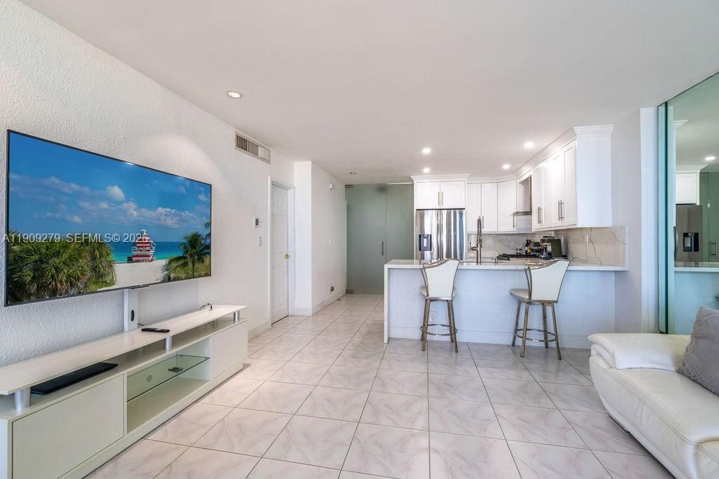 En Venta: $589,000 (1 camas, 2 baños, 1000 Pies cuadrados)