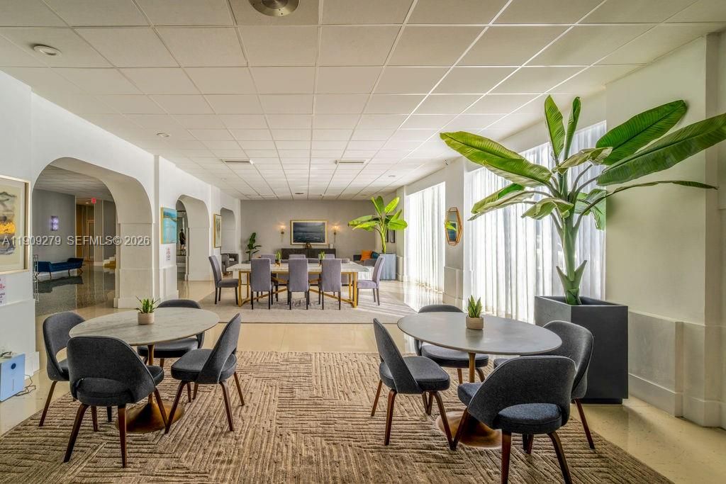 En Venta: $589,000 (1 camas, 2 baños, 1000 Pies cuadrados)