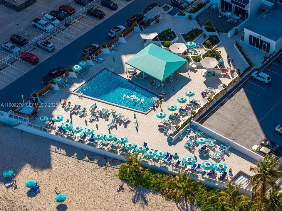 En Venta: $589,000 (1 camas, 2 baños, 1000 Pies cuadrados)