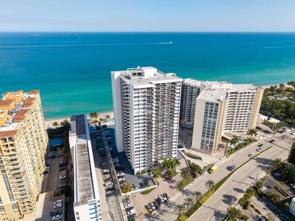 En Venta: $589,000 (1 camas, 2 baños, 1000 Pies cuadrados)