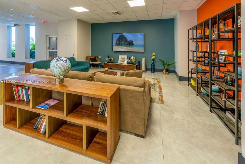 En Venta: $589,000 (1 camas, 2 baños, 1000 Pies cuadrados)