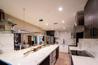 For Rent: $6,000 (3 beds, 2 baths, 1644 Square Feet)