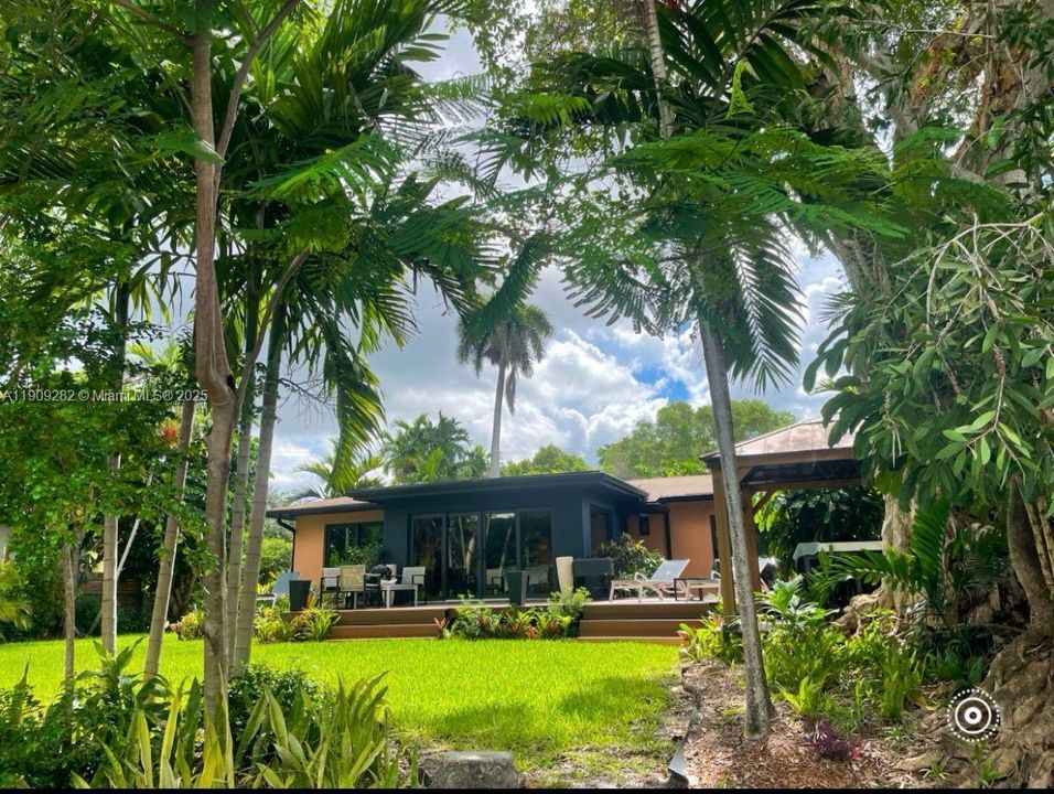 For Rent: $6,000 (3 beds, 2 baths, 1644 Square Feet)