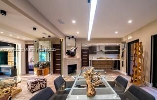 For Rent: $6,000 (3 beds, 2 baths, 1644 Square Feet)