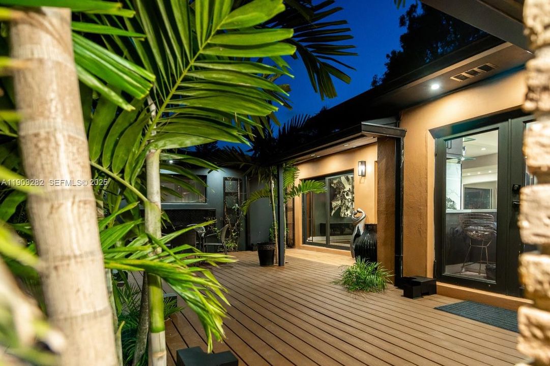 For Rent: $5,900 (3 beds, 2 baths, 1644 Square Feet)