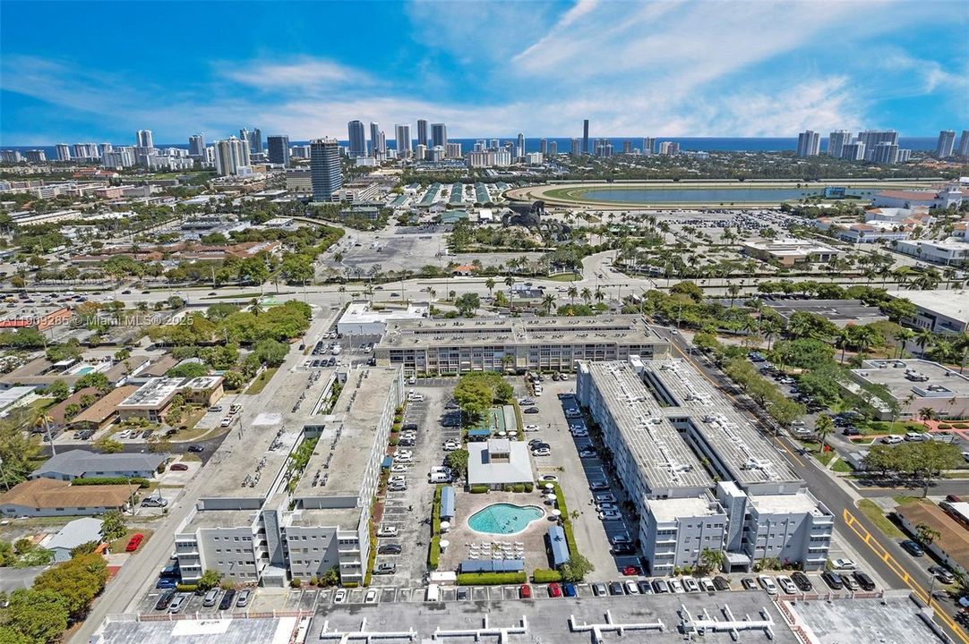 待售: $139,000 (1 贝兹, 1 浴室, 770 平方英尺)