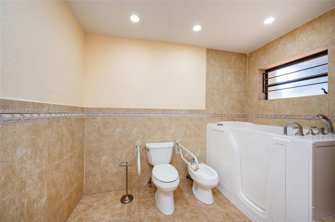 Active With Contract: $950,000 (4 beds, 2 baths, 3268 Square Feet)