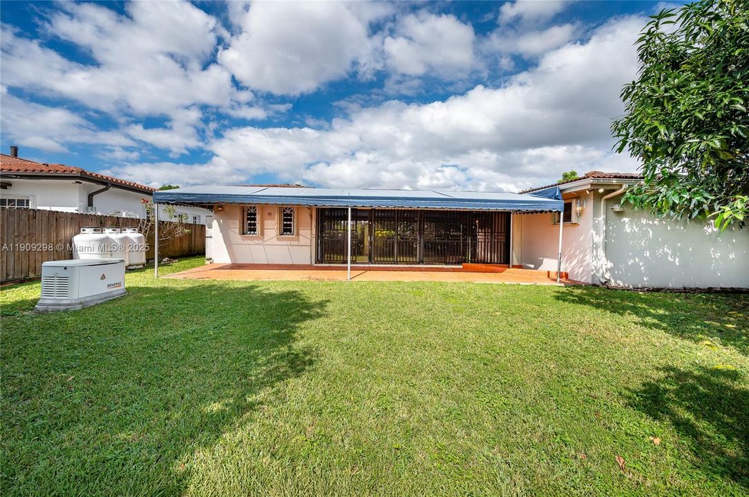 Active With Contract: $950,000 (4 beds, 2 baths, 3268 Square Feet)