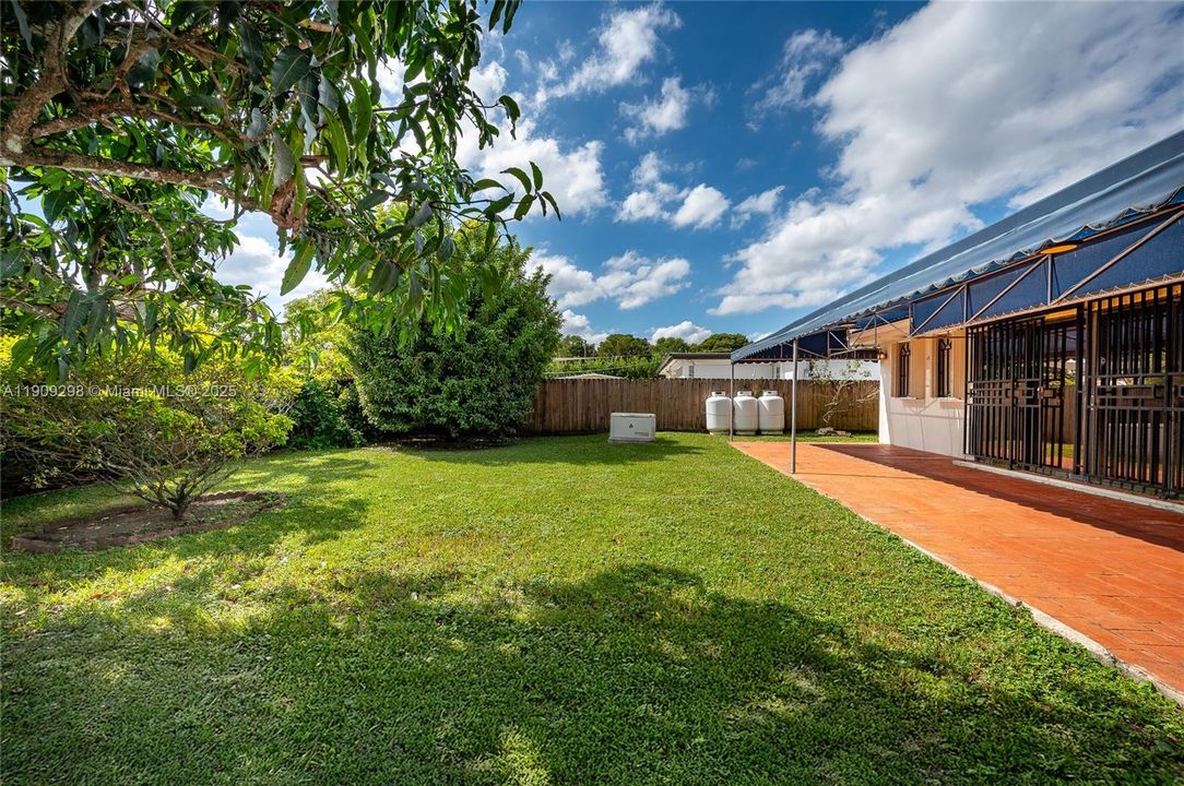 Active With Contract: $950,000 (4 beds, 2 baths, 3268 Square Feet)