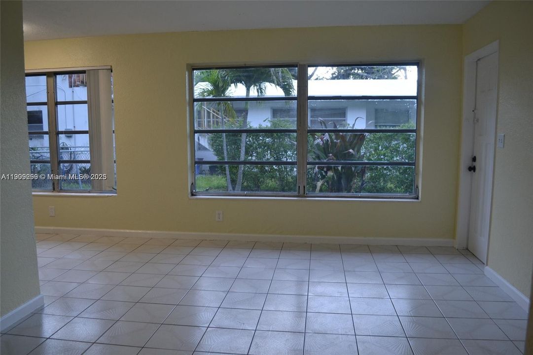Active With Contract: $1,800 (2 beds, 2 baths, 1760 Square Feet)