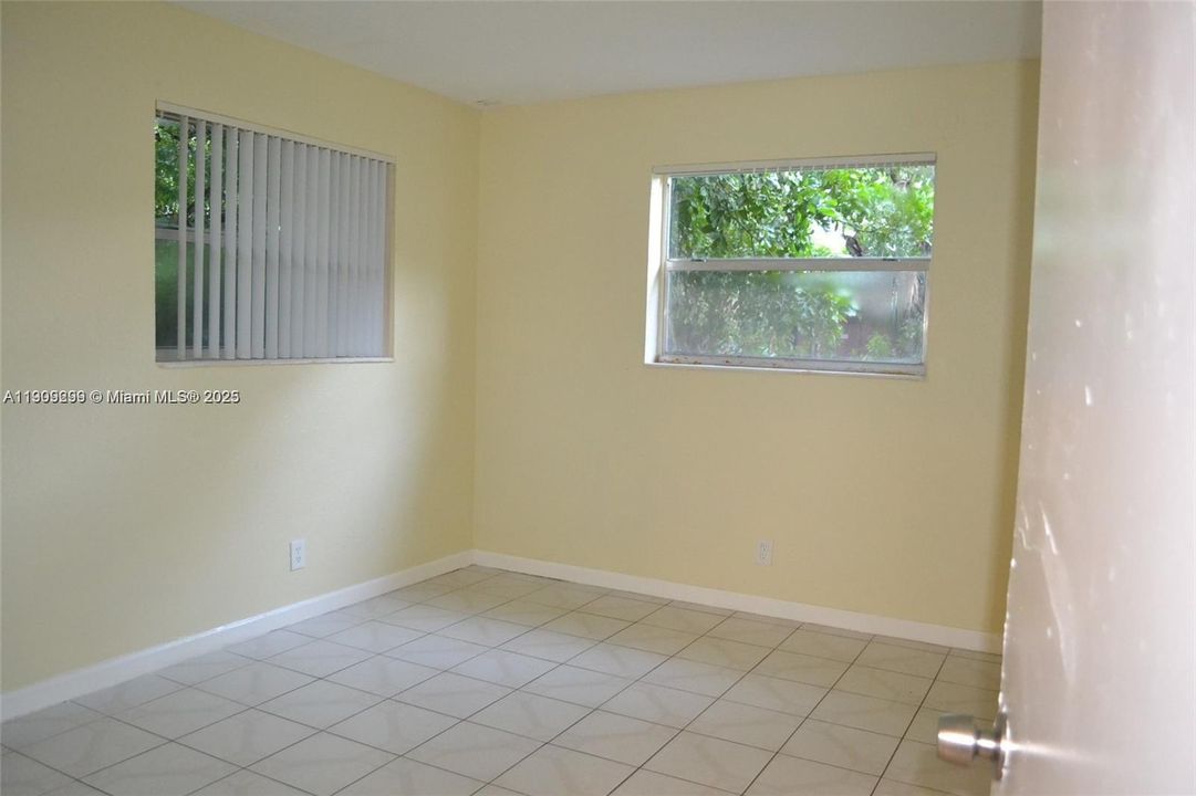 Active With Contract: $1,800 (2 beds, 2 baths, 1760 Square Feet)