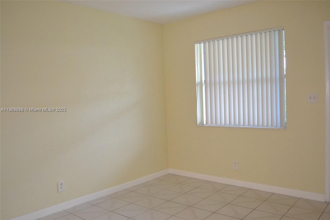 Active With Contract: $1,800 (2 beds, 2 baths, 1760 Square Feet)