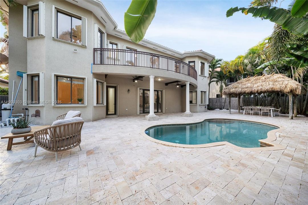 Active With Contract: $1,350,000 (5 beds, 4 baths, 4717 Square Feet)