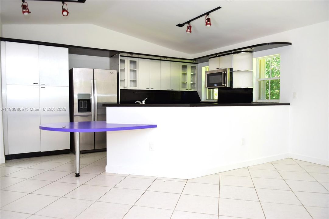 待售: $1,375,000 (4 贝兹, 2 浴室, 2490 平方英尺)