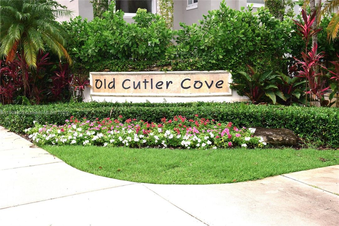 HOA Maintained Community Entrance/Garden