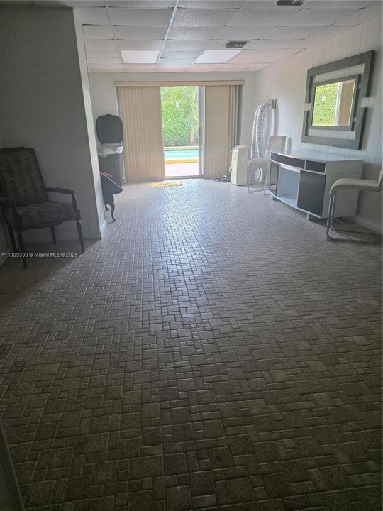 En Venta: $235,000 (2 camas, 1 baños, 715 Pies cuadrados)