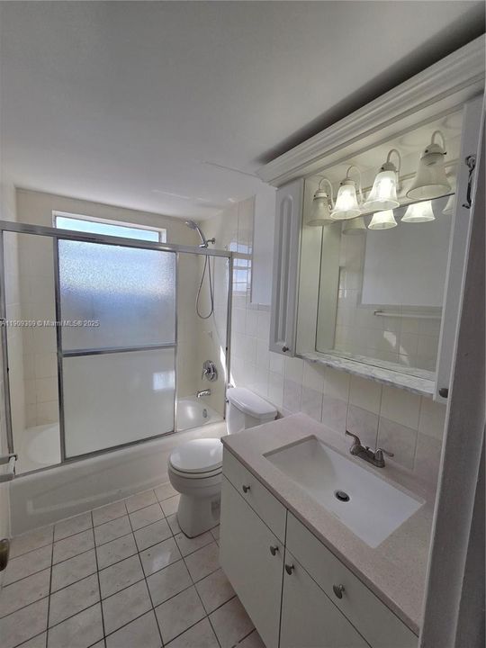 En Venta: $235,000 (2 camas, 1 baños, 715 Pies cuadrados)