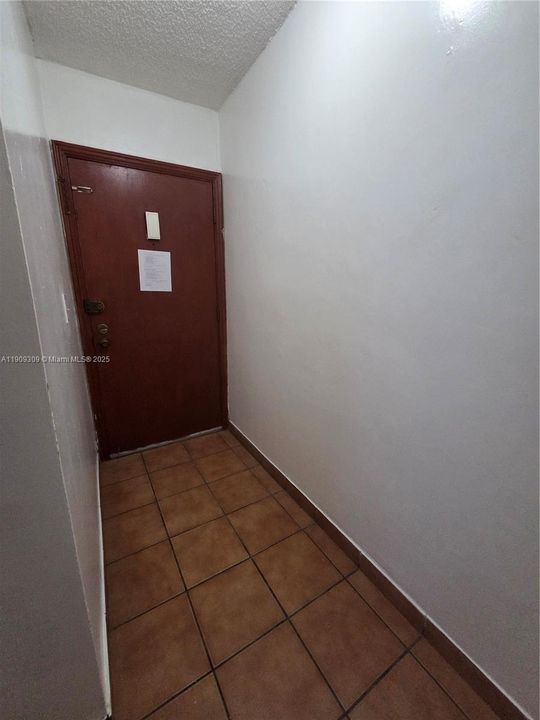 En Venta: $235,000 (2 camas, 1 baños, 715 Pies cuadrados)