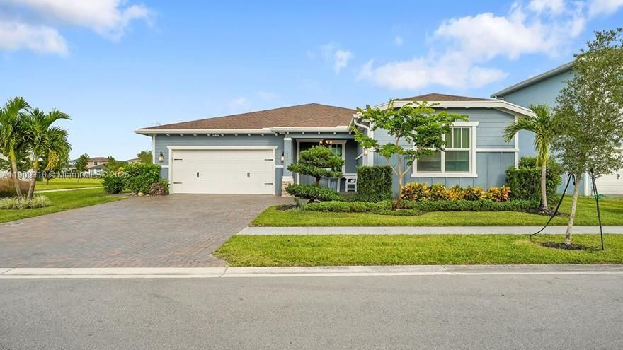 For Sale: $750,000 (4 beds, 3 baths, 2373 Square Feet)