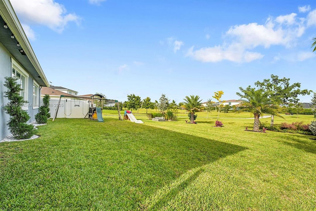 For Sale: $750,000 (4 beds, 3 baths, 2373 Square Feet)