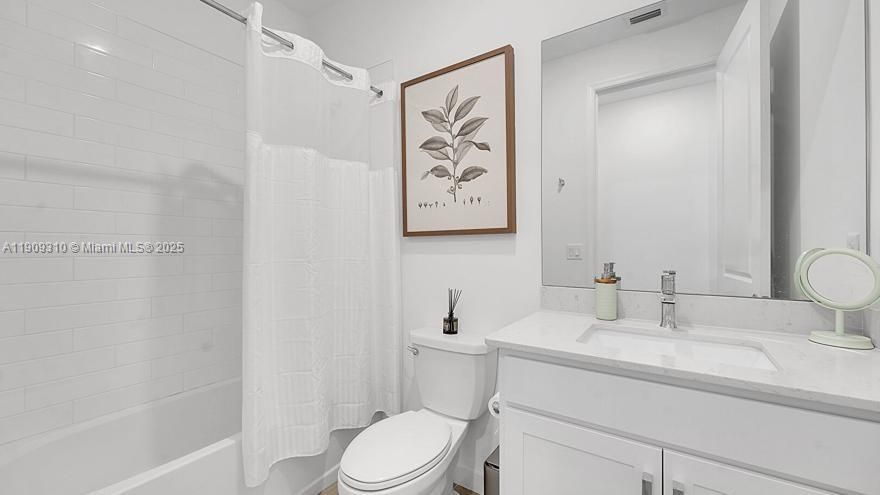 For Sale: $750,000 (4 beds, 3 baths, 2373 Square Feet)