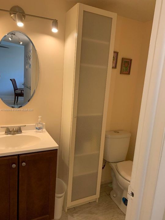 For Sale: $74,500 (1 beds, 1 baths, 624 Square Feet)