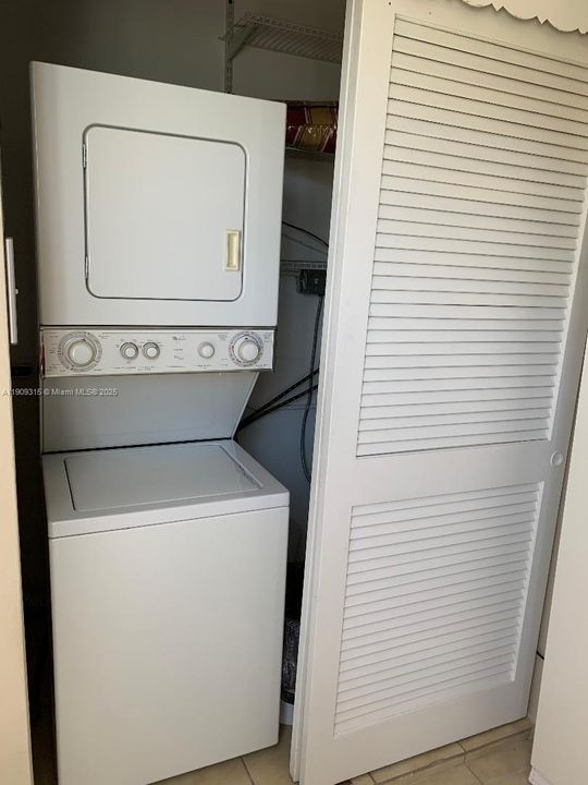 For Sale: $74,500 (1 beds, 1 baths, 624 Square Feet)