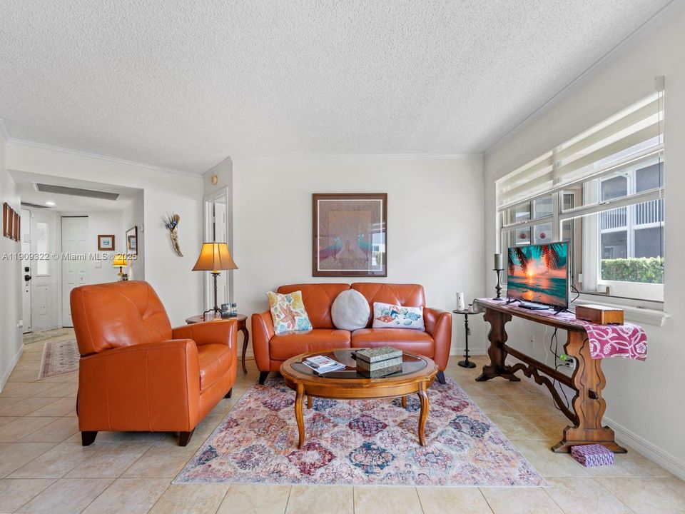 Active With Contract: $215,230 (2 beds, 2 baths, 1070 Square Feet)