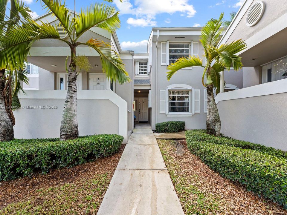 Active With Contract: $215,230 (2 beds, 2 baths, 1070 Square Feet)