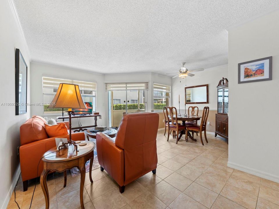 Active With Contract: $215,230 (2 beds, 2 baths, 1070 Square Feet)