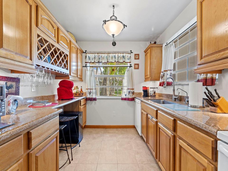 Active With Contract: $215,230 (2 beds, 2 baths, 1070 Square Feet)